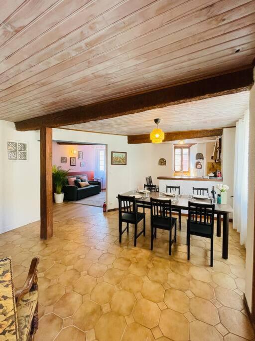 הוילה קרקסון Chez-Yu Cite מראה חיצוני תמונה